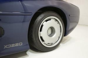 Jaguar XJ220 1994 года 